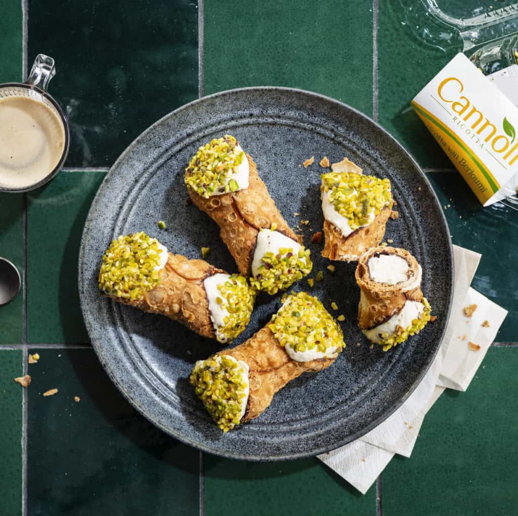 cannoli, cannolo, cannoli pistache
