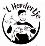 Klanten genieten van verse zuivelproducten bij De Zuivelarij.